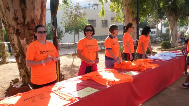 Más de 400 corredores se dieron cita en la ciudad para participar en la Carrera Popular Run for Parkinson y VI Carrera de la Mujer - 1, Foto 1