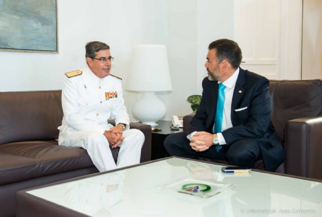 Relevo en la Fuerza de Acción Marítima - 1, Foto 1