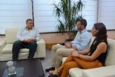 El consejero de Fomento y Obras Públicas muestra su compromiso con Caravaca de la Cruz a miembros del Grupo Municipal del PP
