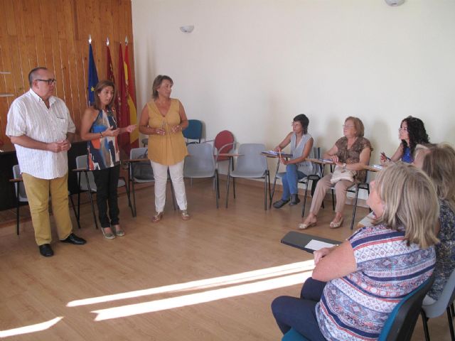 Ayuntamiento y entidades de acción social preparan una mayor inclusión de la mujer inmigrante - 1, Foto 1