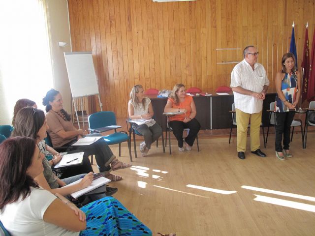 Ayuntamiento y entidades de acción social preparan una mayor inclusión de la mujer inmigrante - 2, Foto 2