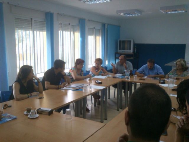 Ayuntamiento, CARM, vecinos y colectivos avanzan en la confección de un proyecto de trabajo común para recuperar la sierra del Almirez del incendio que sufrió este verano - 1, Foto 1