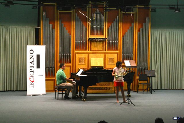 La entidad Iberpiano otorga cuatro becas para estudiar en el Conservatorio de Música de Murcia y regala dos pianos Kawai - 1, Foto 1