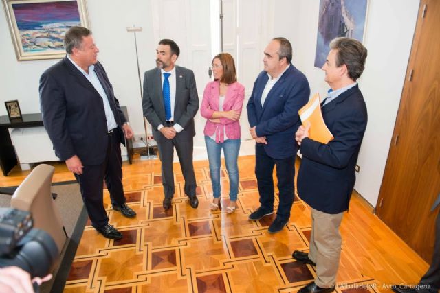 La llegada del AVE y el baipás del Reguerón centran la reunión entre alcalde y consejero - 1, Foto 1