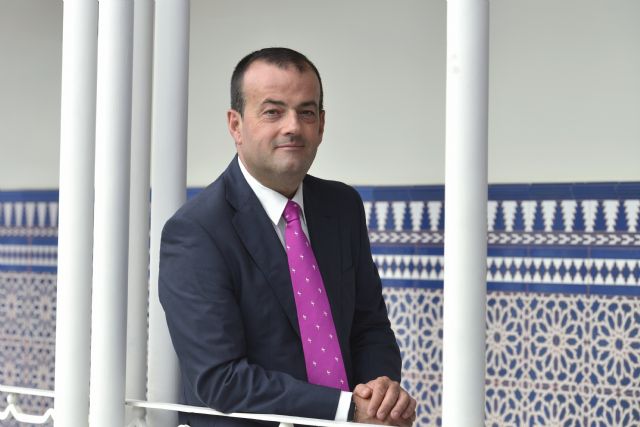 Javier Iniesta: El empate de la votación es una oportunidad que hace posible el acuerdo de las prácticas de los alumnos de Medicina - 1, Foto 1