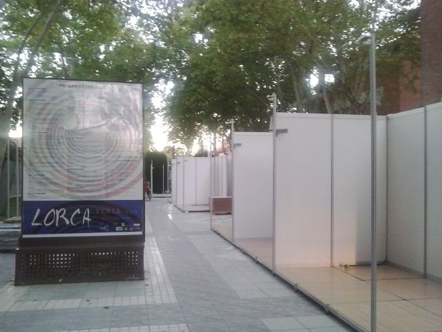 Feramur 2015 empieza a instalarse en la Alameda de la Constitución de Lorca - 1, Foto 1