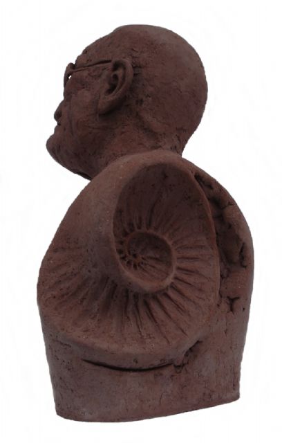 Cristóbal Hernández Barbero, ganador del concurso para la realización de un busto del Rector Loustau - 2, Foto 2