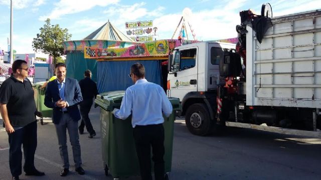 Limusa potencia su dispositivo especial de limpieza para mantener en buen estado el Huerto de la Rueda y el casco urbano durante la Feria y Fiestas - 1, Foto 1