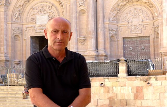 IU-Verdes muestra su indignación por la situación que sufren los vecinos del edifico UME de La Viña - 1, Foto 1