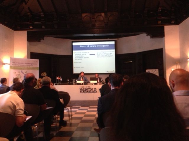 COATO Representatives of participating in a conference in Seville on innovation and research in green businesses., Foto 2
