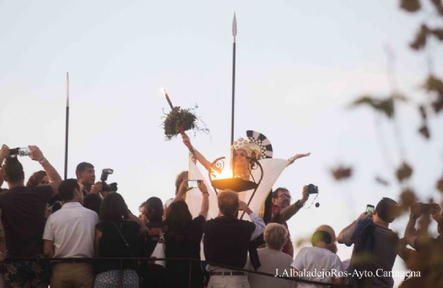 El alcalde homenajea a los festeros que reviven la historia de Cartagena - 1, Foto 1
