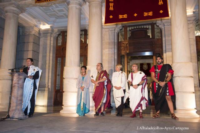 El alcalde homenajea a los festeros que reviven la historia de Cartagena - 3, Foto 3