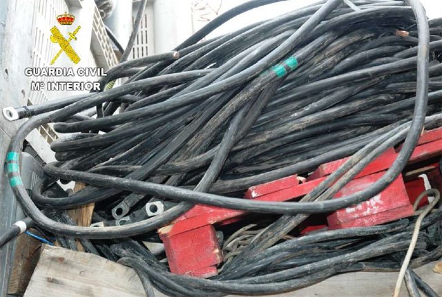 La Guardia Civil desarticula una organización criminal dedicada al robo de transformadores eléctricos y pozos de riego en diversas provincias - 1, Foto 1