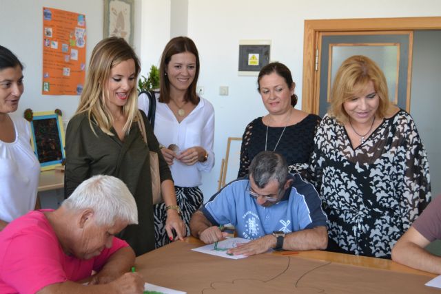 La alcaldesa de Águilas se reúne con la consejera de Familia e Igualdad de Oportunidades - 1, Foto 1