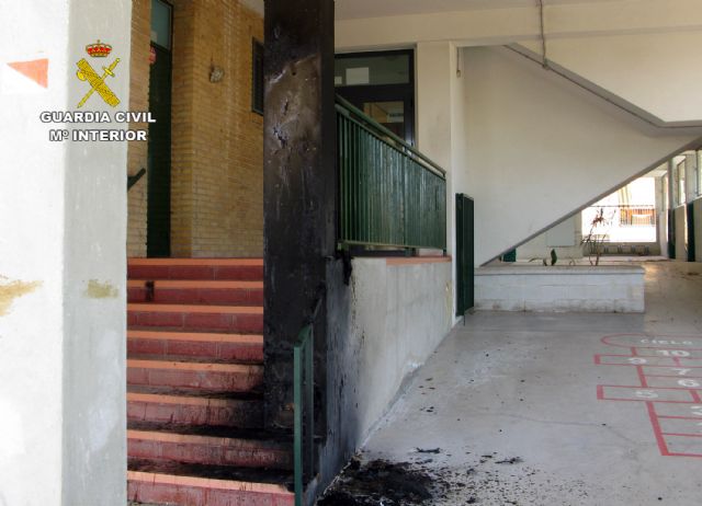 La Guardia Civil esclarece varios actos vandálicos cometidos en un centro educativo de Totana, Foto 4