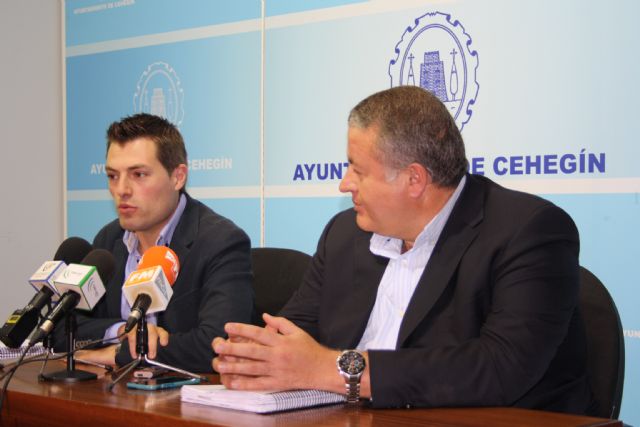 El Alcalde de Cehegín y el Consejero de Fomento se aúnan para que el Casco Histórico de Cehegín se declare zona de rehabilitación y reforma urbana - 1, Foto 1