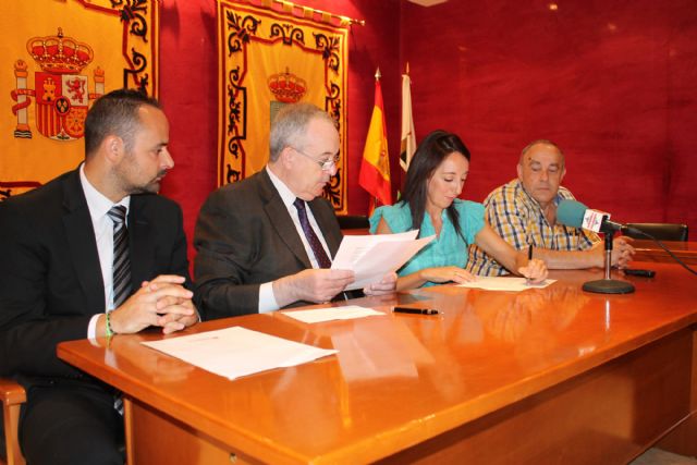 La Fundación Caja Murcia renueva su convenio de colaboración con el Ayuntamiento y los clubes de tercera edad de Bullas y La Copa - 1, Foto 1
