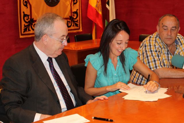 La Fundación Caja Murcia renueva su convenio de colaboración con el Ayuntamiento y los clubes de tercera edad de Bullas y La Copa - 2, Foto 2