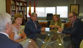 La consejera de Educacin y Universidades recibe al presidente de la Academia de Veterinaria