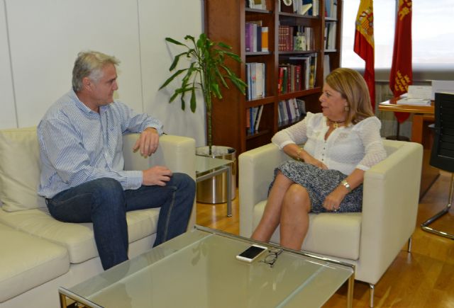 La consejera de Educación y Universidades se reúne con el alcalde de Albudeite - 1, Foto 1