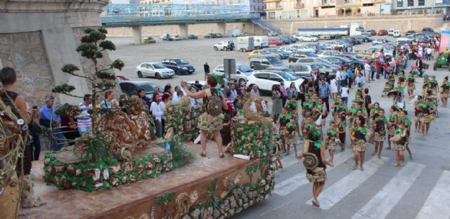 Más de una veintena de carrozas participarán en el desfile que se celebra este sábado en Puerto Lumbreras - 1, Foto 1