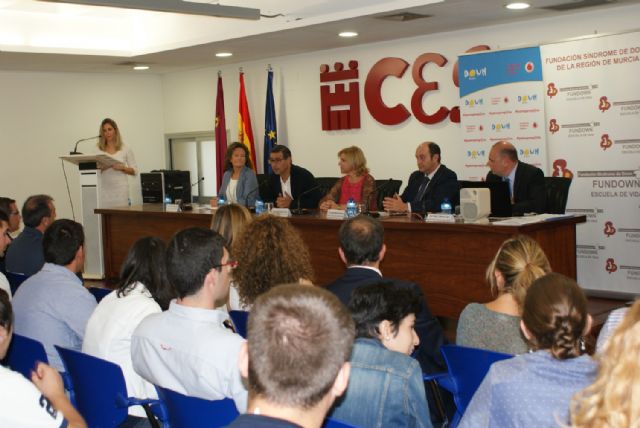 Catorce personas con síndrome de Down consiguen un contrato laboral en la Región de Murcia a través del programa Yo me prep@aro - 1, Foto 1