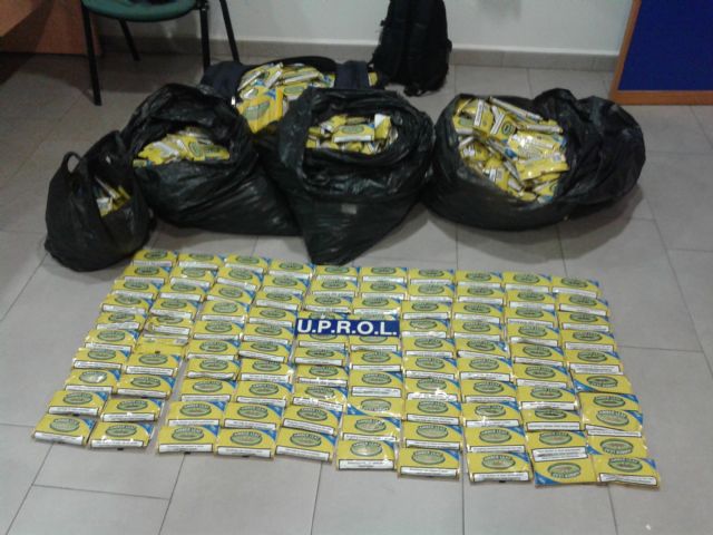 La Policía Local de Lorca interviene 1.135 paquetes de 50 gramos de tabaco de liar procedente de contrabando - 1, Foto 1