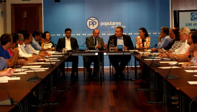 El PP lleva a los 45 municipios de la Región una iniciativa de apoyo a la llegada del AVE - 1, Foto 1