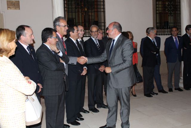 El presidente de la Comunidad recibe a los rectores y vicerrectores de las universidades españolas - 2, Foto 2