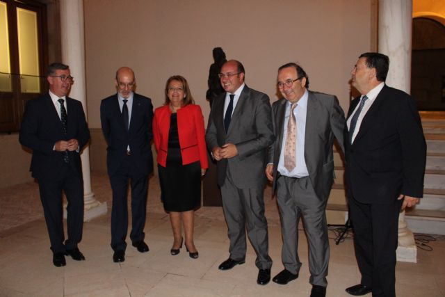 El presidente de la Comunidad recibe a los rectores y vicerrectores de las universidades españolas - 4, Foto 4