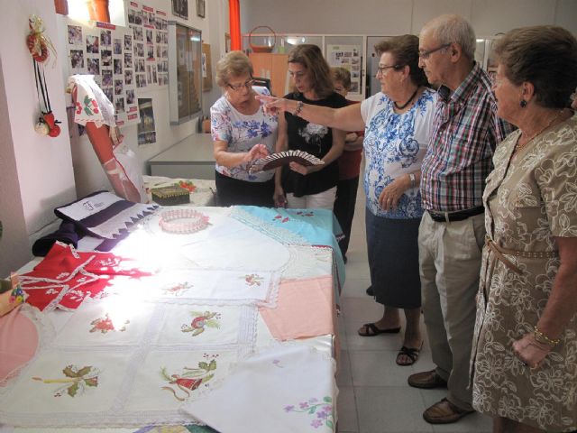 La concejala de Servicios Sociales inaugura la Semana Cultural del Polígono de Santa Ana - 1, Foto 1