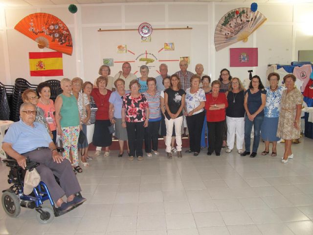 La concejala de Servicios Sociales inaugura la Semana Cultural del Polígono de Santa Ana - 3, Foto 3