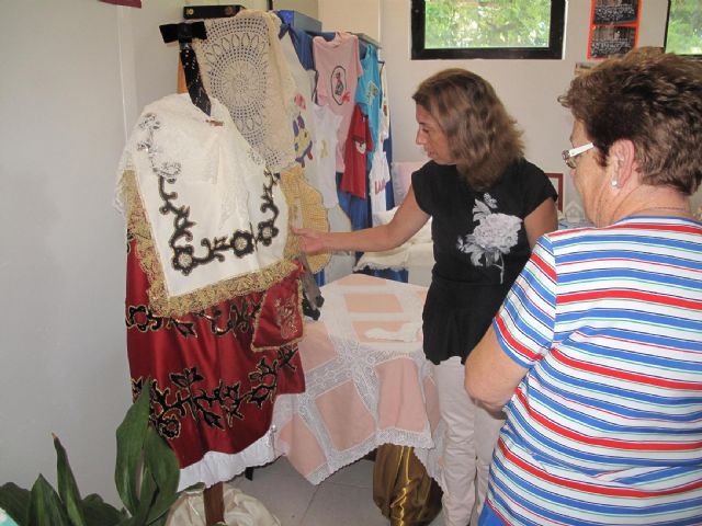 La concejala de Servicios Sociales inaugura la Semana Cultural del Polígono de Santa Ana - 4, Foto 4