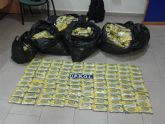 La Policía Local de Lorca interviene 1.135 paquetes de 50 gramos de tabaco de liar procedente de contrabando