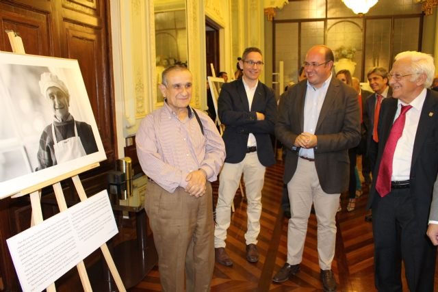 Pedro Antonio Sánchez: Los mayores son un pilar importante de esta sociedad, que han ayudado a construir con sacrificio y esfuerzo - 3, Foto 3