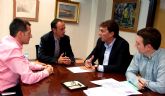 Reunin del director del Info y el presidente del Consejo Social de la UMU
