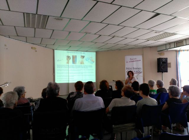 El servicio de Teleasistencia informa sobre productos de apoyo para las actividades cotidianas, Foto 2