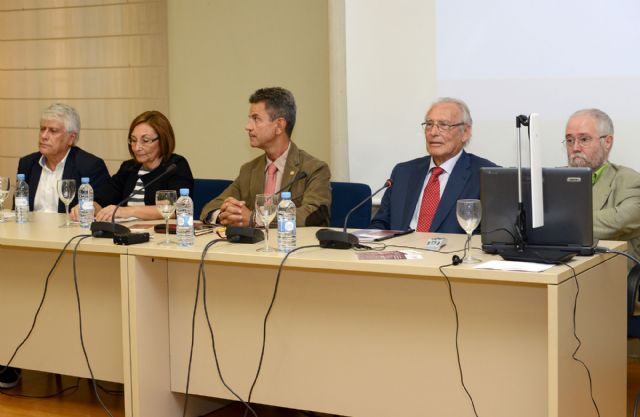 La Universidad homenajea al arqueólogo de la necrópolis de El Cigarralejo - 1, Foto 1