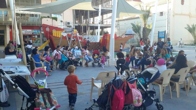 Un grpo de madres reivindica la lactancia materna en un acto público - 2, Foto 2