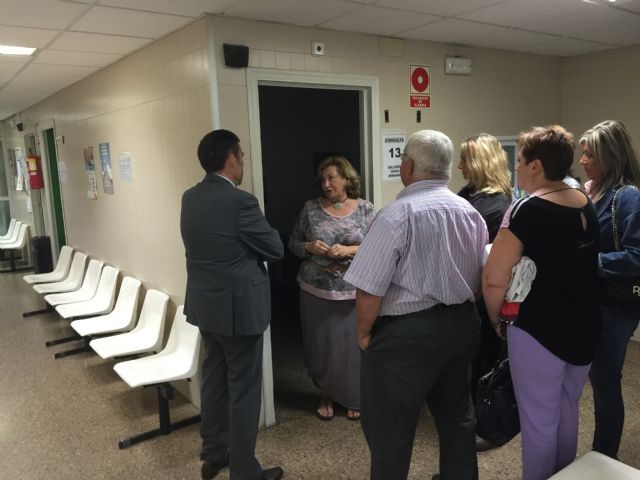 José López se une a las reivindicaciones de los usuarios del Centro de Salud de San Antón - 1, Foto 1