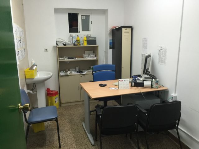 José López se une a las reivindicaciones de los usuarios del Centro de Salud de San Antón - 2, Foto 2