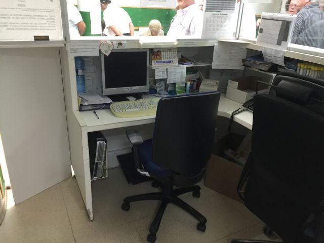 José López se une a las reivindicaciones de los usuarios del Centro de Salud de San Antón - 3, Foto 3