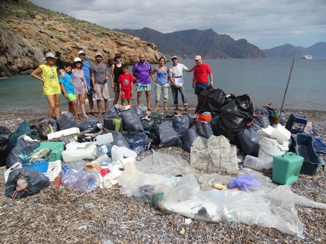 Cala Salitrona deja de ser nuevamente un vertedero costero, al menos durante un tiempo - 4, Foto 4