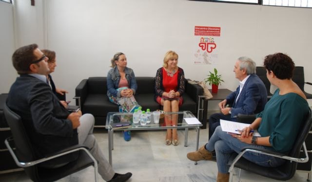 Familia e Igualdad de Oportunidades destina un millón de euros a los programas de ayuda social, acogida en viviendas y empleo de Cáritas - 1, Foto 1