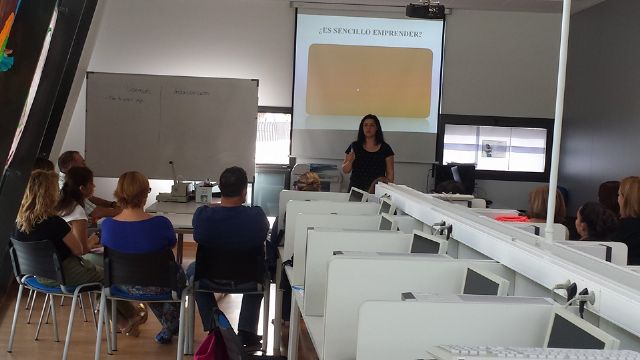 Taller de Formación en Economía Social y Autoempleo, impartido por UCOMUR en la Agencia de Desarrollo Local  de Alcantarilla - 2, Foto 2