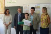 Los premiados en el concurso de dibujo 'Crece en Seguridad' recibieron sus premios y diplomas