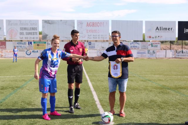 El Club Lorca Féminas realiza un reconocimiento a la Peña Barcelonista de Totana - 1, Foto 1