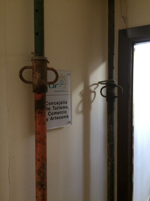 El PSOE pregunta al PP a qué espera para rehabilitar el Palacio de Villaescusa y a trasladar sus servicios públicos hasta una ubicación más segura - 1, Foto 1