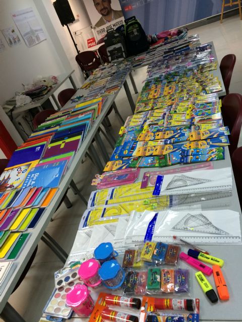 JJSS Lorca recauda material escolar para más de medio centenar de niños lorquinos en riesgo de exclusión social - 3, Foto 3