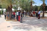 El Ayuntamiento de Alhama se suma al minuto de silencio por la mujer asesinada en Beniel